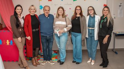 Seminário reúne profissionais da educação para formação e troca de experiências em Cascavel