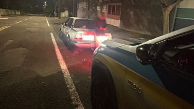 Motorista é levado à delegacia após teste apontar embriaguez durante abordagem com três crianças em Cascavel