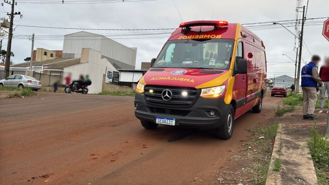 Motociclista fica ferido após colisão com Peugeot 208 no Jardim Belmonte, em Cascavel