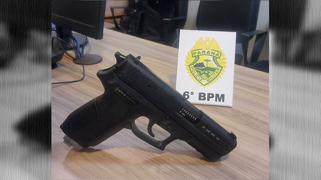 Briga generalizada termina com resistência à abordagem e apreensão de simulacro de arma em Cascavel