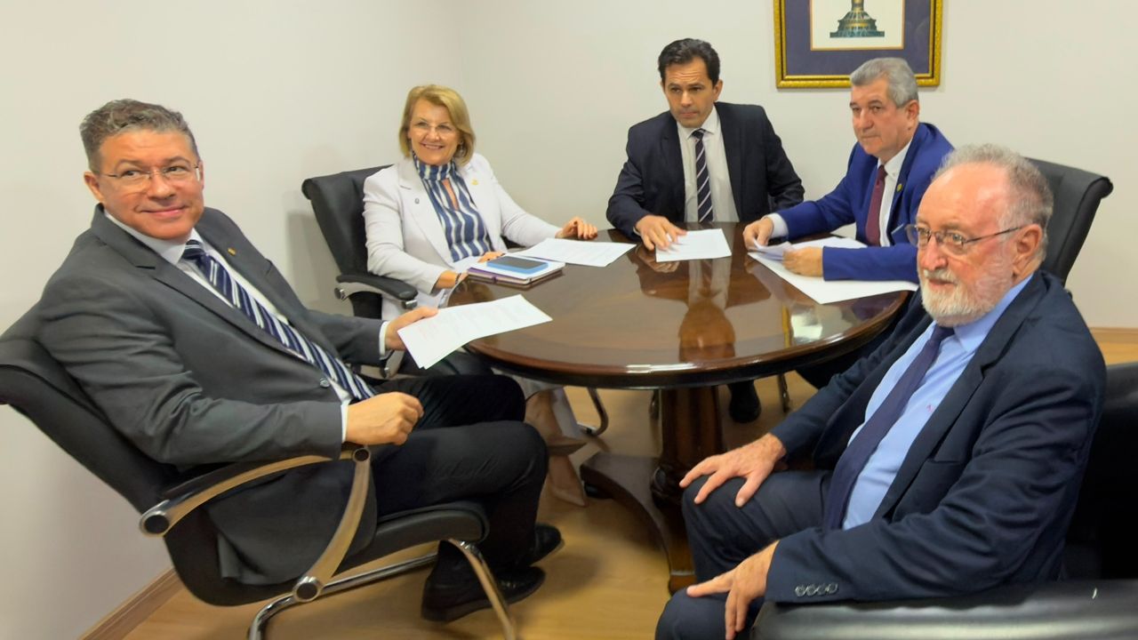 Projeto de Lei de Marcio Pacheco que reconhece Curitiba como Capital Paranaense Pró-Vida avança na ALEP