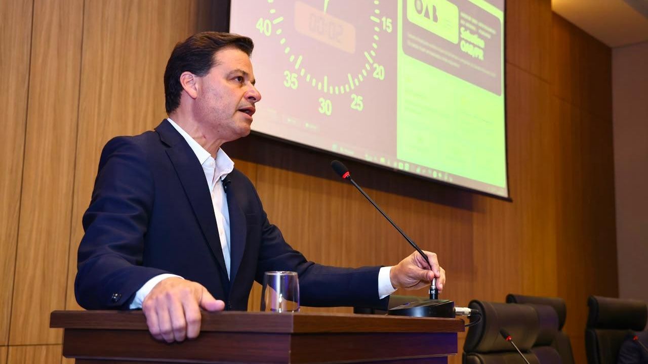 Sandro Alex garante compromisso com pagamento de precatórios para acelerar fila nos próximos anos
