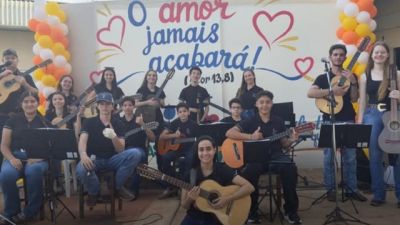 Grupo de Viola de Itaipulândia leva música e cultura regional a encontro em Santa Helena
