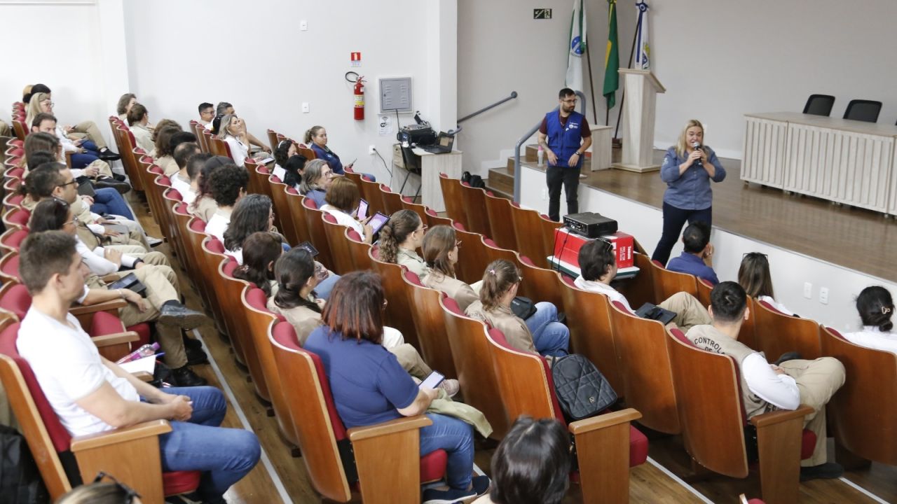 Com foco em reduzir doenças como dengue, Zika e chikungunya, Cascavel capacita agentes de Endemias para implantação de Método Wolbachia