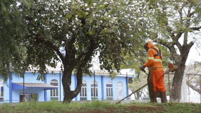 Prefeitura + Perto de Você reúne 15 secretarias e leva serviços aos moradores do bairro Interlagos e região