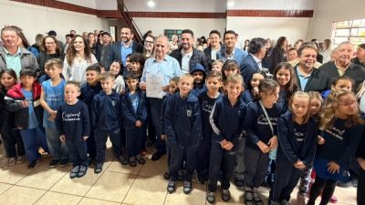 Vereadores acompanham assinatura da ordem de serviço de Cmei em Sede Alvorada