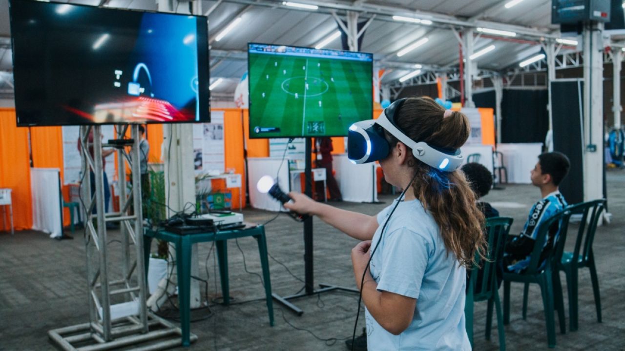Feira reúne estudantes e projetos de ciência, engenharia e tecnologia em Cascavel