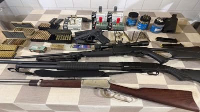 Homem é preso após ameaçar mulher com pistola e PM apreender mais de 1,1 mil munições no Oeste do Paraná