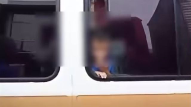 Criança de 5 anos é esquecida dentro de van escolar e precisa ser resgatada pelos Bombeiros em Cascavel