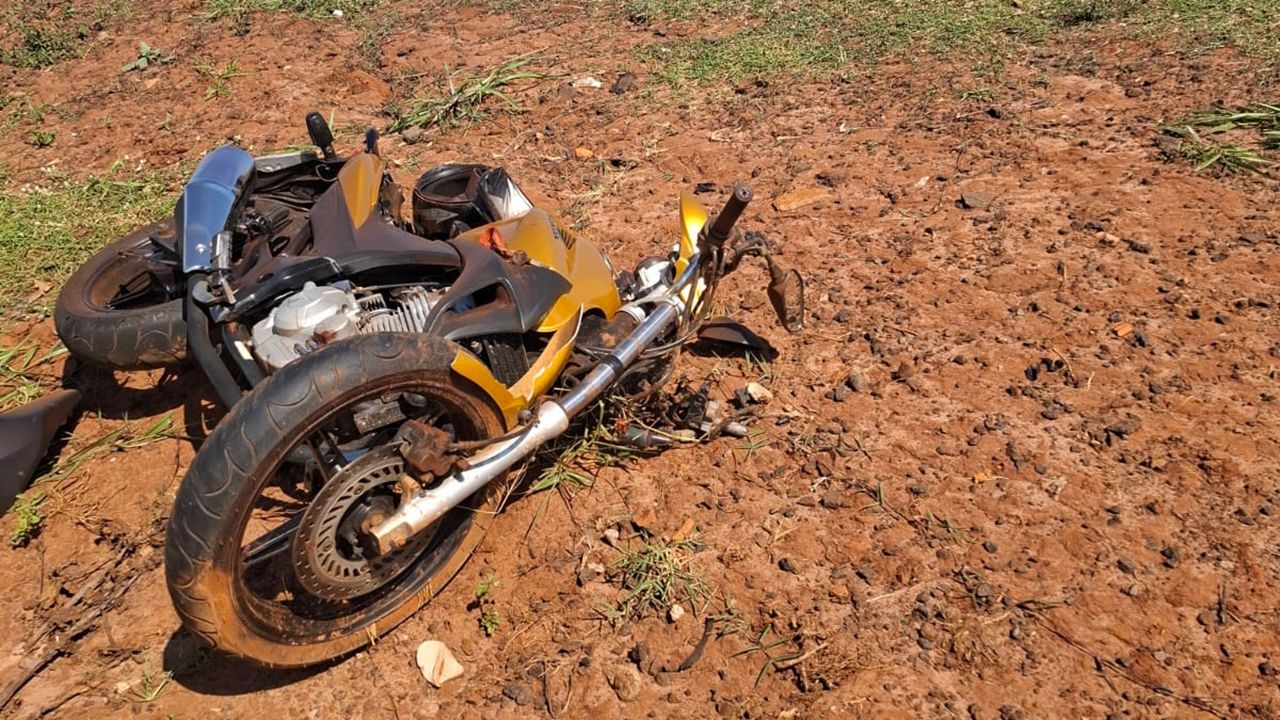 Dois homens ficam gravemente feridos após sinistro com motocicleta na PR-468, em Goioerê