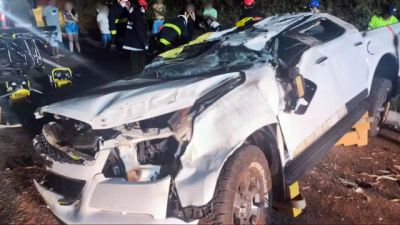 Acidente entre caminhonete e caminhão mata adolescente e deixa outro gravemente ferido na BR-376