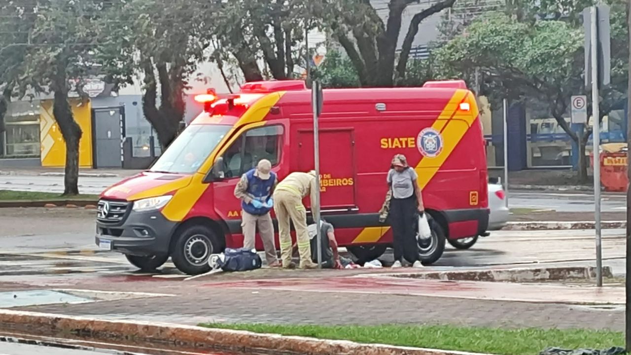 Morador de rua fica gravemente ferido após ser esfaqueado no pescoço em Cascavel