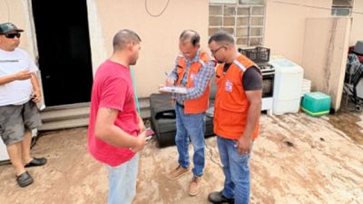 Com mais de 50 destelhamentos, Prefeitura faz força-tarefa para atender moradores afetados pelas chuvas em Cascavel