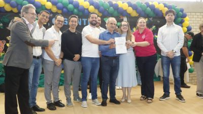 Prefeito Renato Silva assina ordem para reforma da Escola Adolival Pian, que tem mais de 60 anos de história em Cascavel