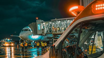 SAMU atende paciente dentro de aeronave após mal-estar durante voo em Cascavel