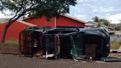 Viatura do BPFron capota após colisão com Golf durante acompanhamento em Missal