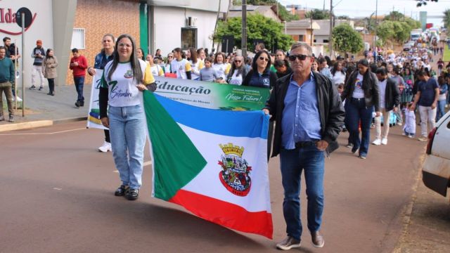 Anahy celebra a Independência do Brasil com tradicional desfile cívico na Avenida Brasil