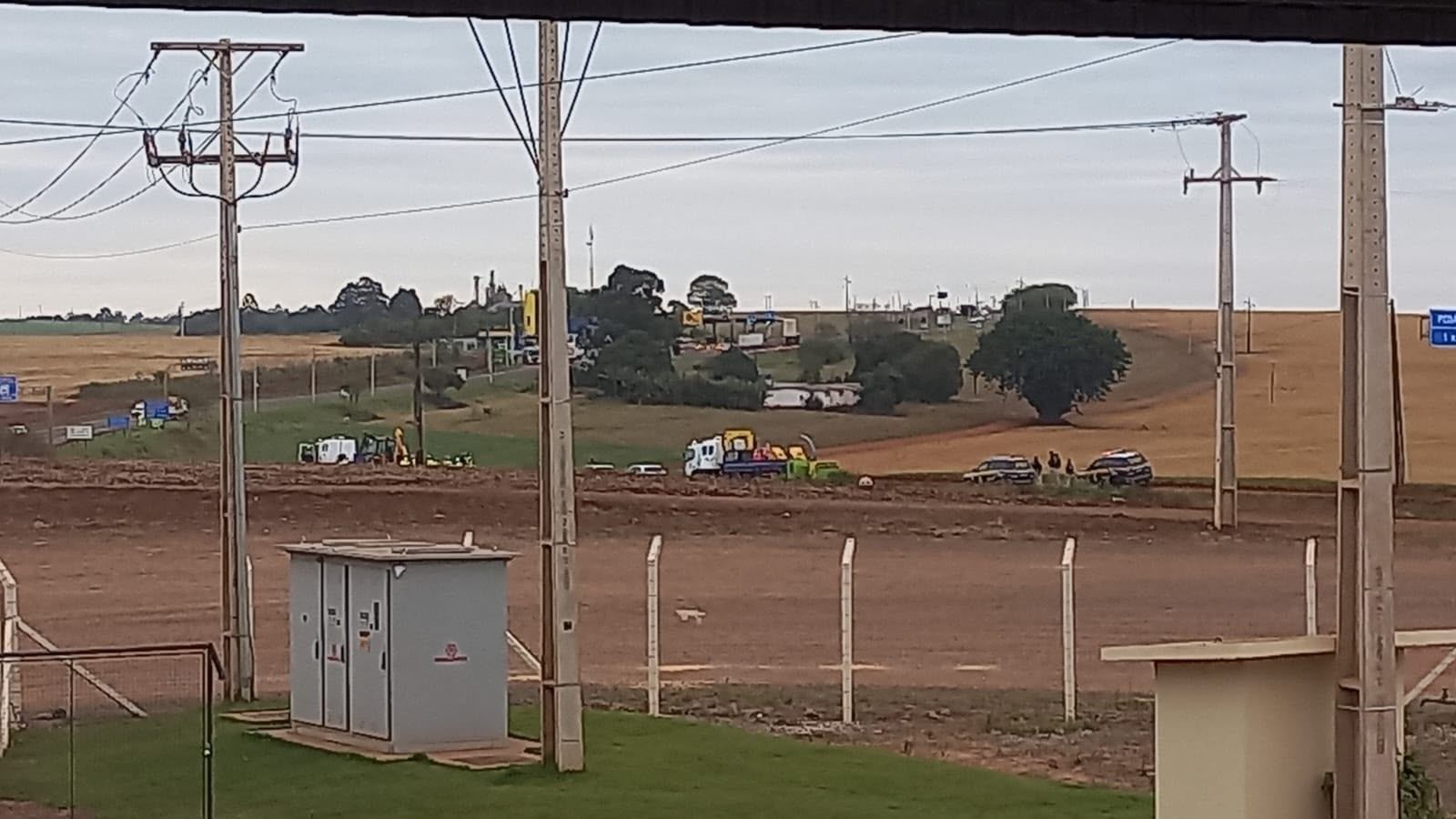 Imagem referente a notícia: Fechamento de estrada interrompe desvio usado para evitar pedágio na BR-369 em Corbélia