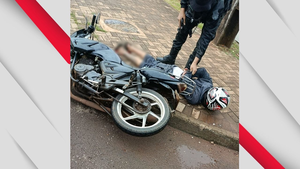Motociclista é detido com placa paraguaia em moto brasileira durante abordagem em Cascavel