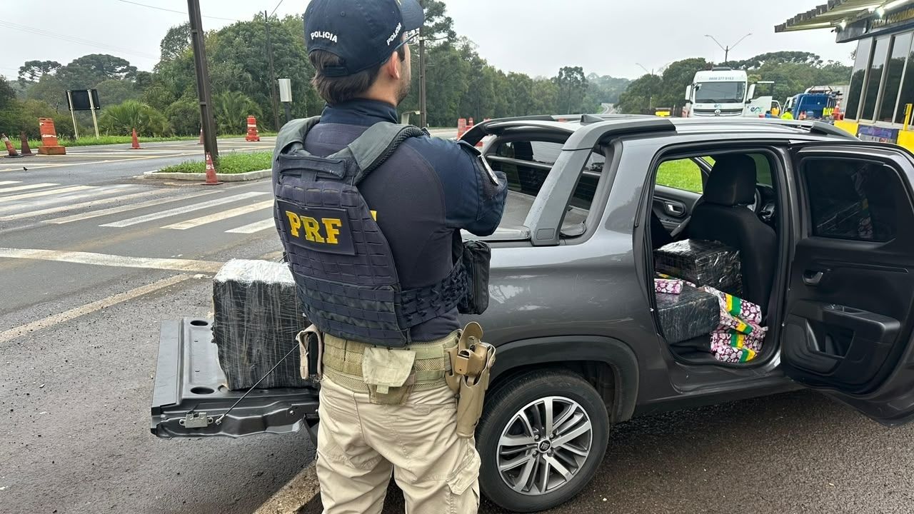 PRF apreende 897 quilos de drogas em duas ocorrências na BR-277, em Guarapuava