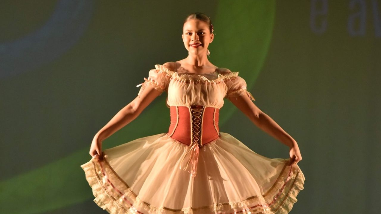 Festival de Dança leva jovens bailarinos ao palco em dois dias de Mostra Junior