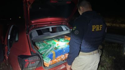 PRF apreende 345,5 kg de maconha após fuga de veículo em Jaguapitã