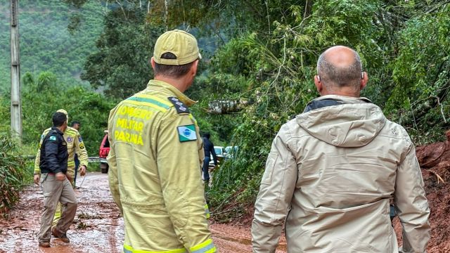 Forças de segurança mobilizam equipes e equipamentos para atender municípios do Vale do Ribeira