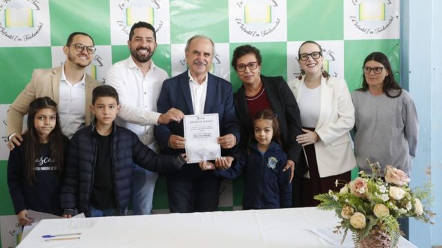 Prefeito Renato Silva assina ordem de serviço para reforma e ampliação da Escola Maria Fanny
