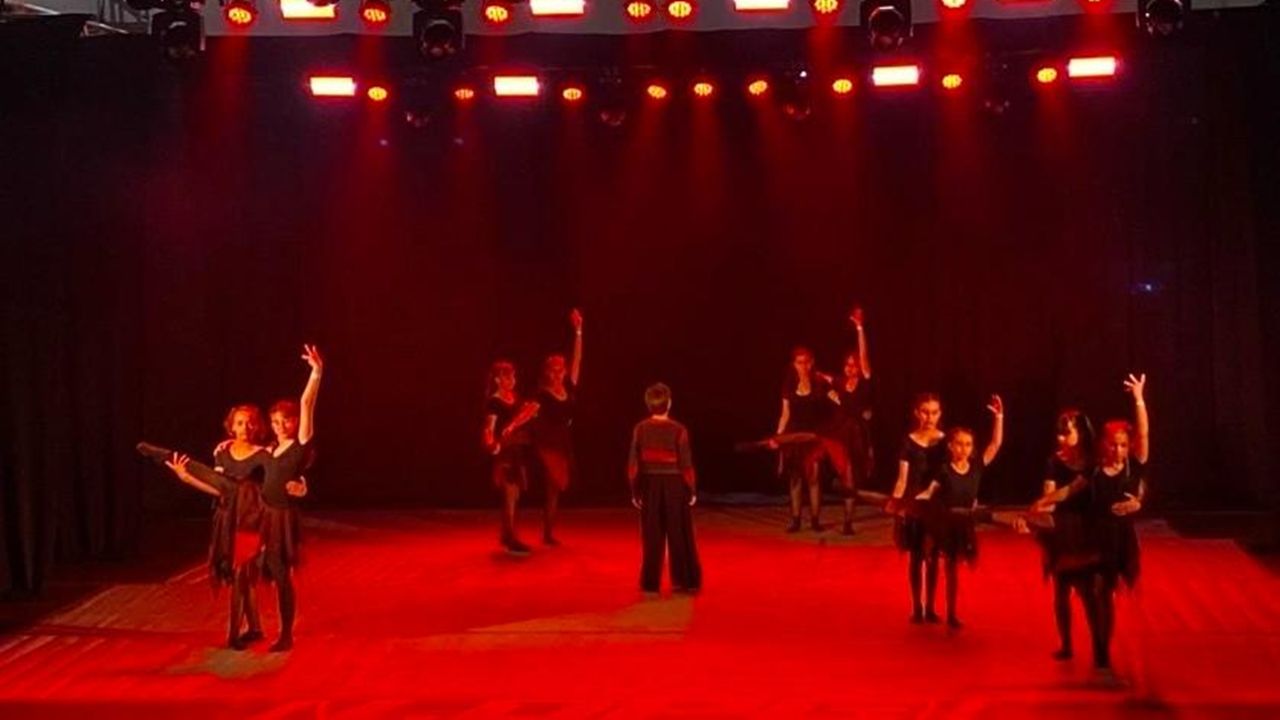 Espetáculo "Ciclos" encerra o 36º Festival de Dança de Cascavel nesta sexta-feira (18)