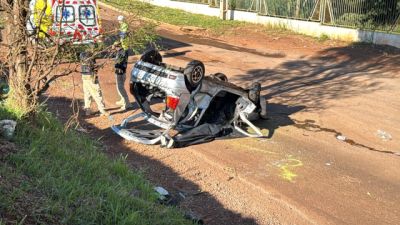 Idosa morre e homem fica gravemente ferido em colisão entre Palio e caminhão na BR-369, em Cascavel