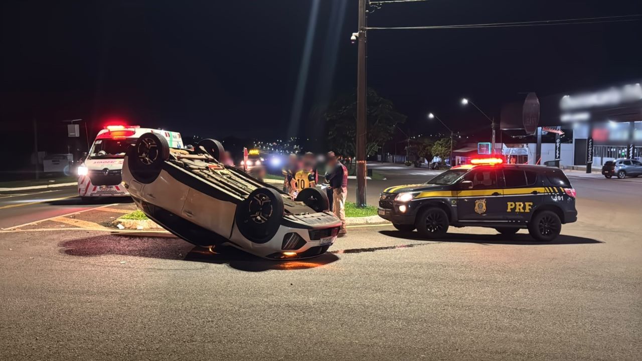 Colisão entre Citroën C3 e Peugeot deixa uma pessoa ferida e interdita BR-277 em Santa Tereza do Oeste
