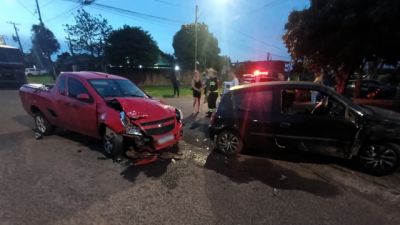 Motorista embriagado é detido após colisão entre Renault Clio e Montana no Bairro 14 de Novembro em Cascavel