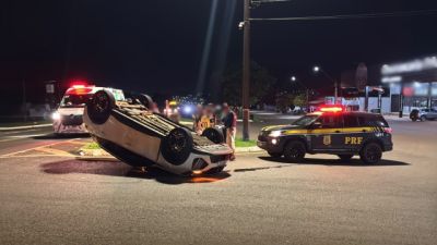 Colisão entre Citroën C3 e Peugeot deixa uma pessoa ferida e interdita BR-277 em Santa Tereza do Oeste