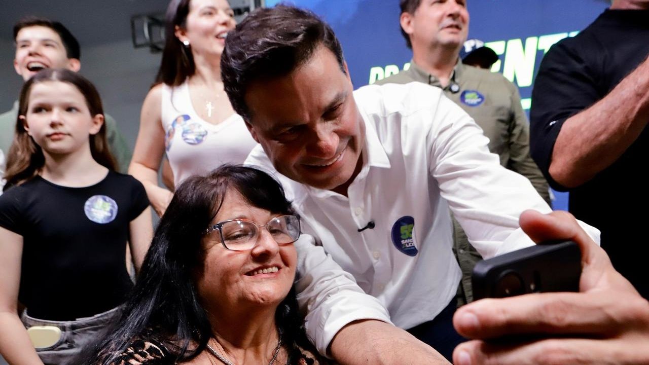 Corte de imposto: Sandro Alex quer isentar vans do pagamento do IPVA