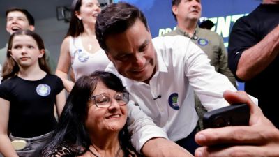 Corte de imposto: Sandro Alex quer isentar vans do pagamento do IPVA