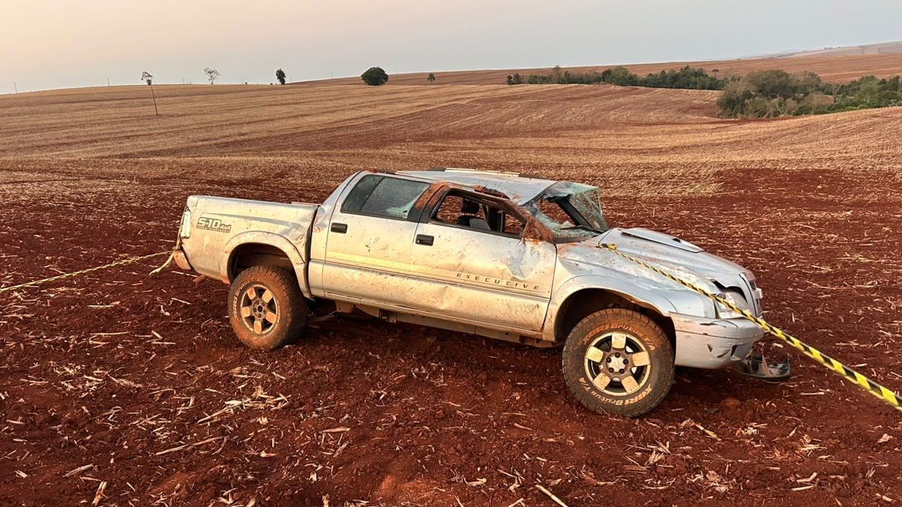 Capotamento deixa uma pessoa morta e outra ferida em Nova Aurora
