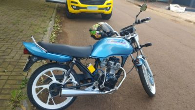 Motociclista sem CNH é abordado com maconha e moto irregular em Cascavel