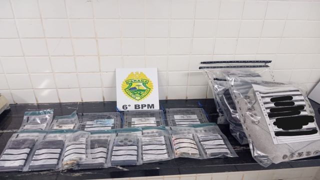 Imagem referente a notícia: PM apreende 101 gramas de haxixe, bloqueadores de sinal e R$ 8,6 mil em Cascavel