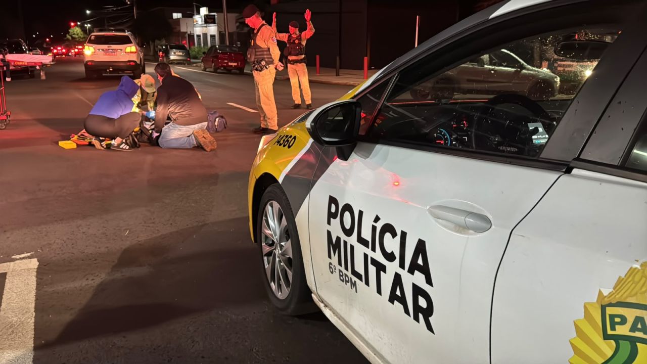 Mulher de 55 anos sofre fratura na perna após ser atingida por uma Honda Pop no bairro Coqueiral