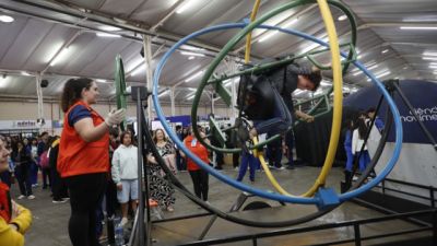 Com planetário, giroscópio e experiências práticas para escolher uma carreira, 5ª Feira das Profissões começa nesta quinta-feira(24) em Cascavel