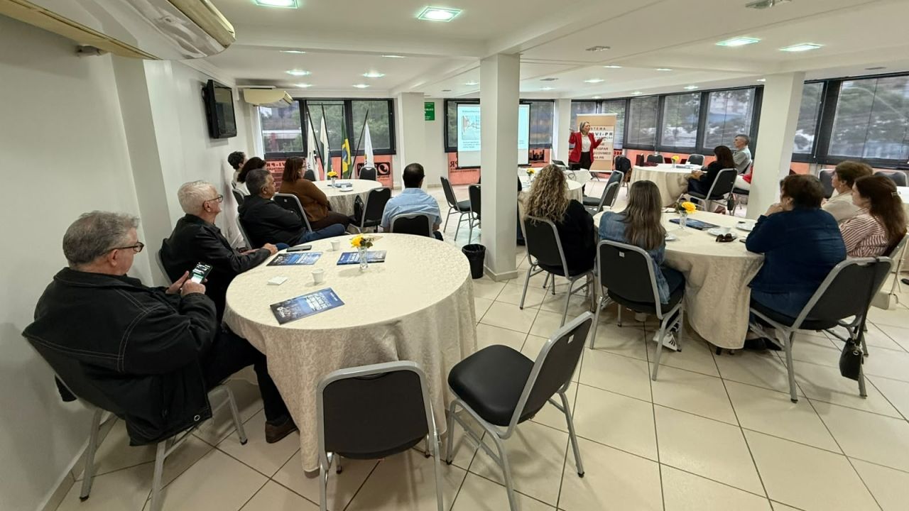 Secovi-PR promove reflexão sobre gestão emocional entre síndicos em Cascavel