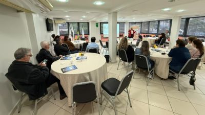 Secovi-PR promove reflexão sobre gestão emocional entre síndicos em Cascavel