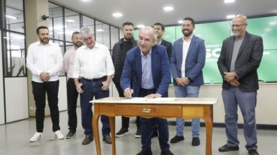 Prefeitura assina ordem de serviço para reperfilamento de 700 quadras na área urbana e pavimentação em Juvinópolis