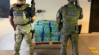 BPFRON e PF apreendem 385,5 kg de maconha em imóvel usado como depósito em Marechal Cândido Rondon
