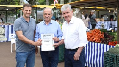 Prefeitura garante investimento de R$ 800 mil para instalação de tendas de cobertura na Feira do Pequeno Produtor