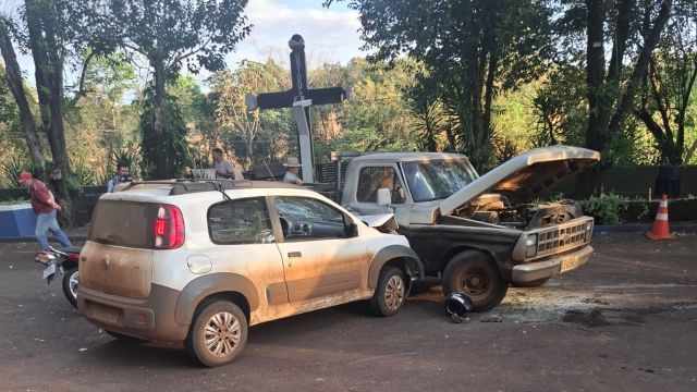 Homem morre após colisão entre carro e motocicleta na PR-239, em Nova Cantu