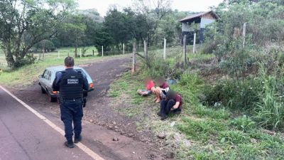 Três jovens são detidos suspeitos de furtar trailer de lanches no distrito de Juvinópolis em Cascavel