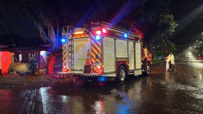 Chuva forte invade casas, derruba muros e assusta moradores na região norte de Cascavel