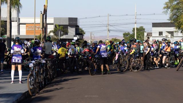 Romaria reúne cerca de 450 ciclistas de Corbélia e região até Santuário da Salette