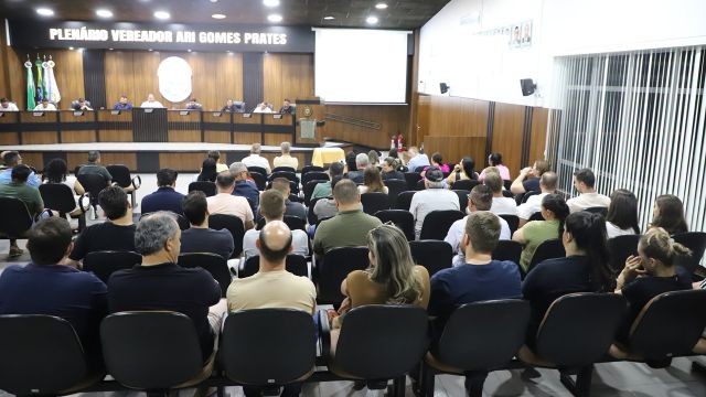 Prefeito e vice-prefeito apresentam programas municipais na Câmara de Itaipulândia